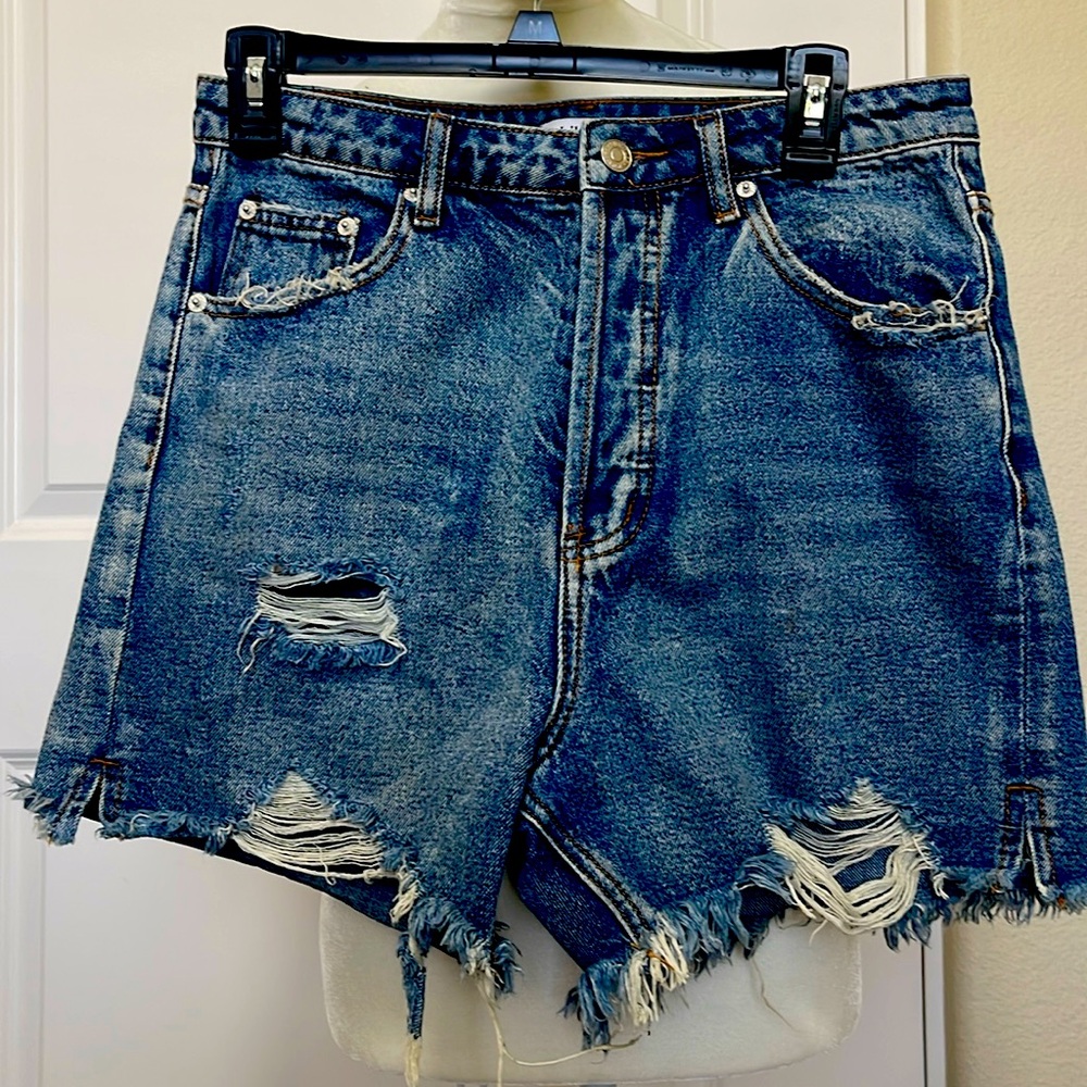 NWOT Lilyful cutoff Jean shorts, M